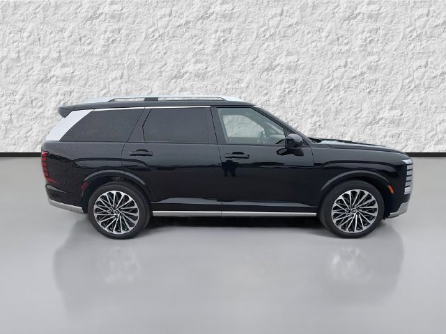Used 2026 Hyundai Palisade Calligraphy FWD image 2