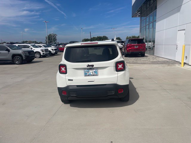 Used 2020 Jeep Renegade Latitude FWD image 4