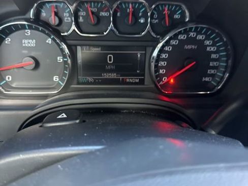 Used 2015 Chevrolet Suburban LT image 5