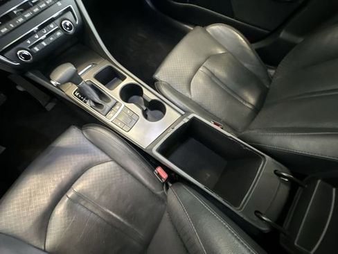 Used 2020 Kia Optima SE FWD image 24