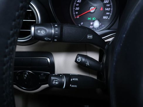 Used 2017 Mercedes-Benz GLC 300 4MATIC Coupe image 25