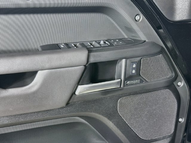 Certified 2025 Land Rover Defender 130 X-Dynamic SE AWD/4WD image 20