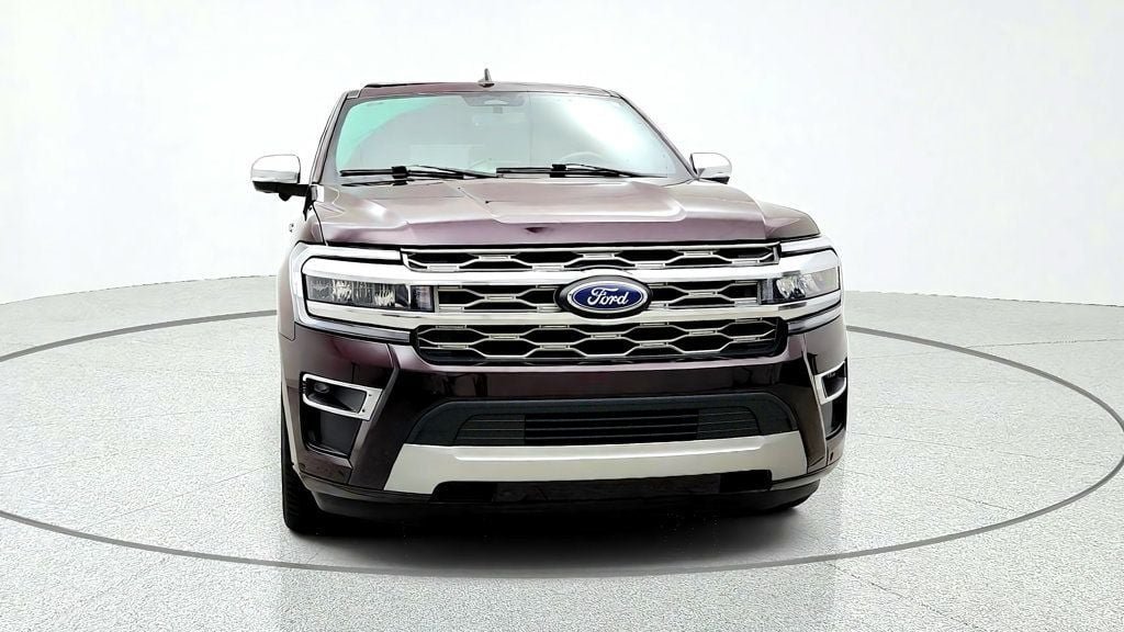Used 2023 Ford Expedition Platinum AWD/4WD image 2