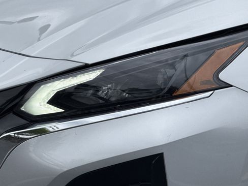 Used 2025 Nissan Altima 2.5 SV FWD image 5