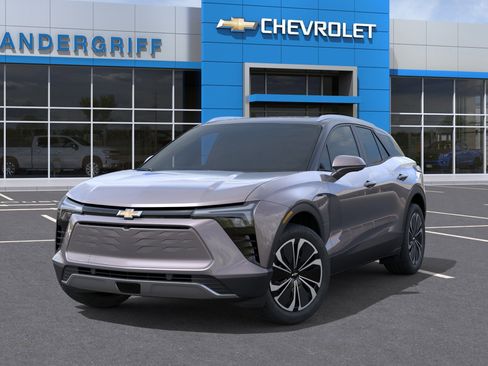 Used 2025 Chevrolet Blazer EV LT AWD/4WD image 6