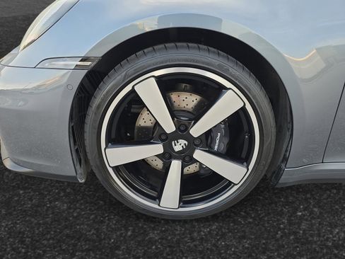 Used 2025 Porsche 911 Carrera image 10