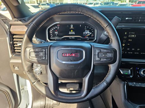 Used 2025 GMC Sierra 2500 AT4 AWD/4WD image 18