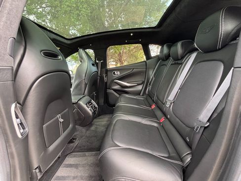 Used 2021 Aston Martin DBX AWD/4WD image 17