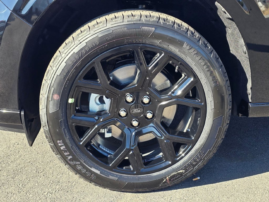 New 2026 Ford Maverick Lobo AWD/4WD image 8