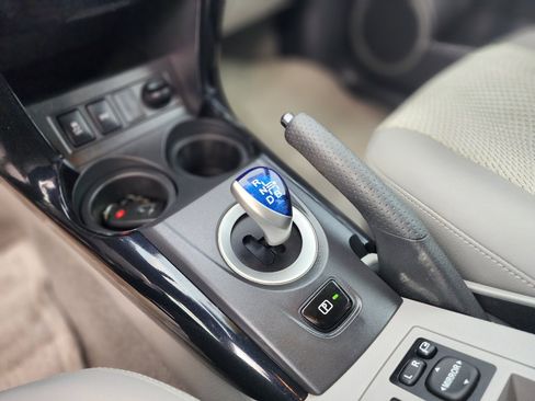 Used 2014 Toyota RAV4 EV image 19