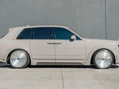 Used 2025 Rolls-Royce Cullinan Black Badge image 5