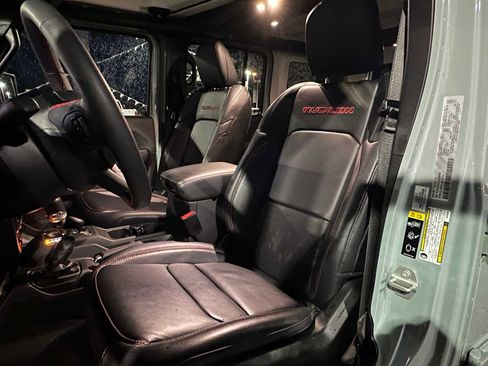 Used 2024 Jeep Wrangler Unlimited Rubicon w/ Capability Package image 22