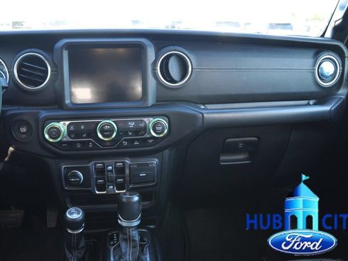 Used 2020 Jeep Gladiator Overland AWD/4WD image 20