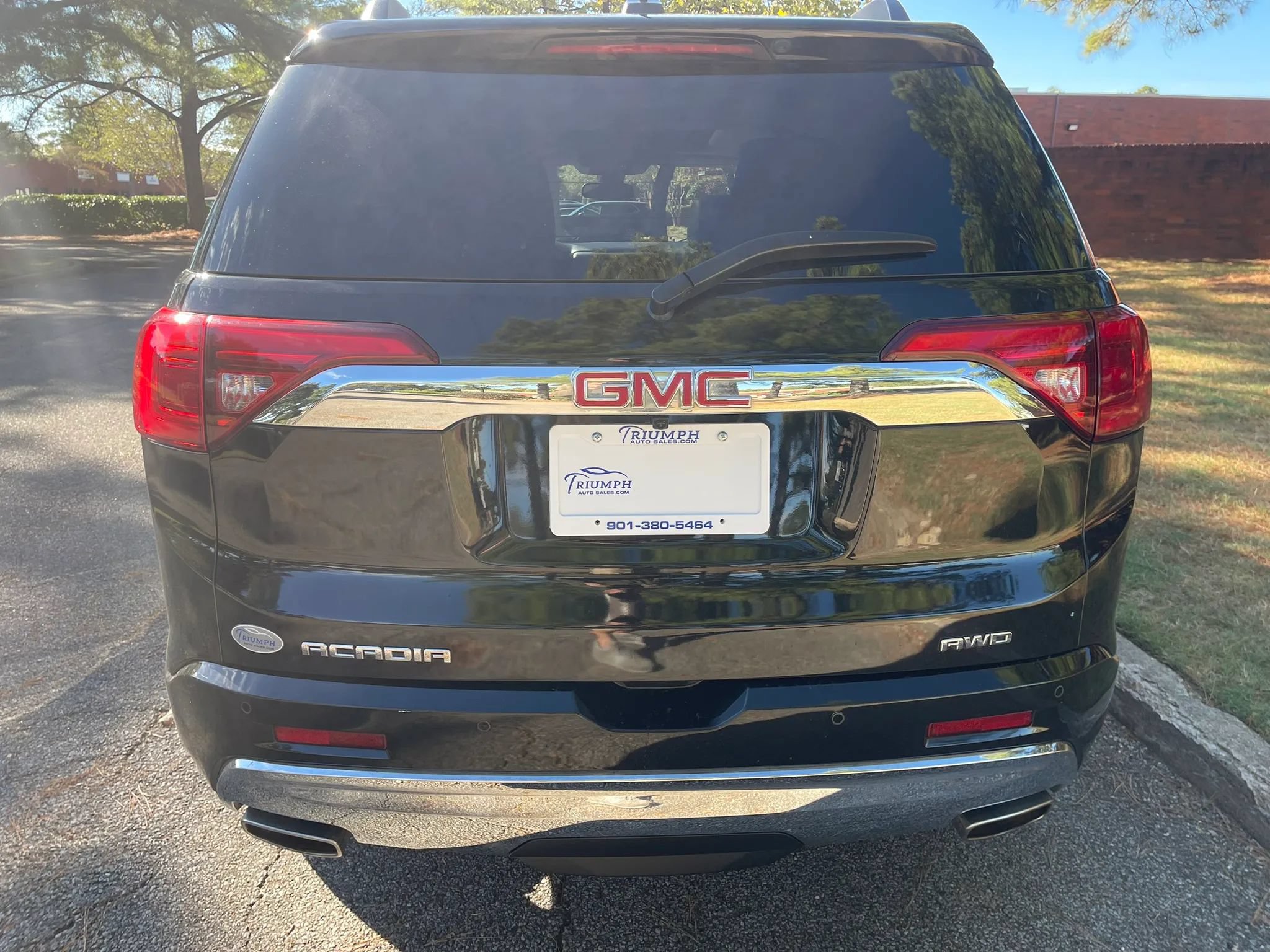 Used 2019 GMC Acadia Denali AWD/4WD image 4