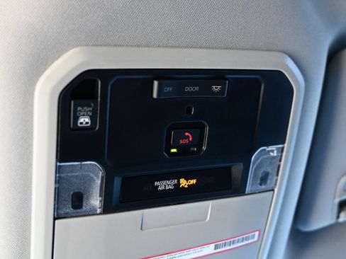 Used 2024 Toyota Tundra Limited image 38