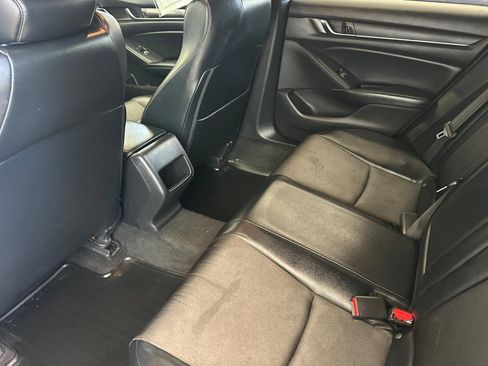 Used 2018 Honda Accord Sport image 12