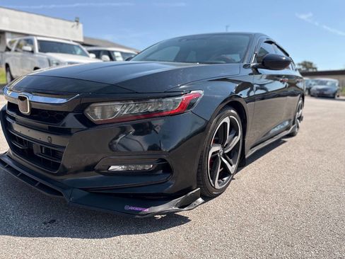 Used 2018 Honda Accord Sport image 14