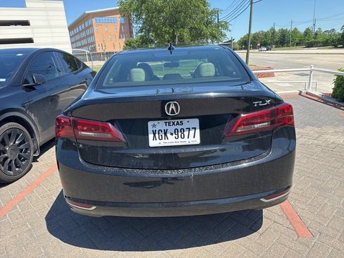 Used 2017 Acura TLX FWD image 9