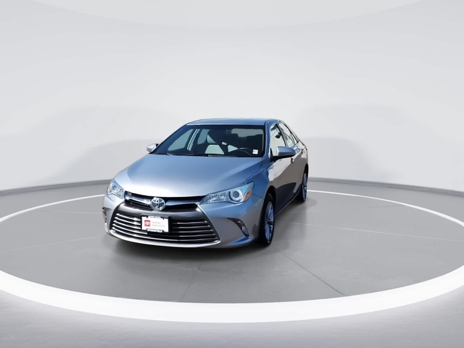 Certified 2016 Toyota Camry LE FWD image 3