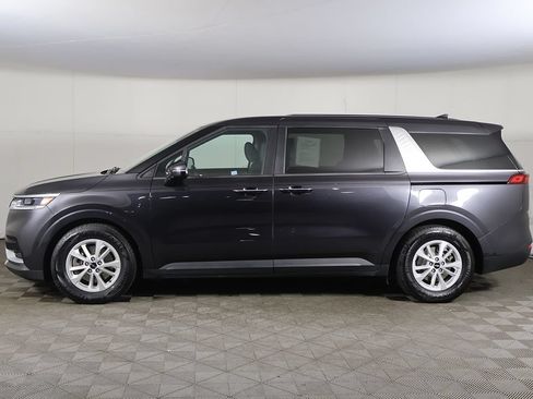 Used 2022 Kia Carnival LX FWD image 17