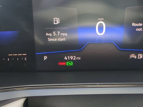 Certified 2022 Volkswagen Taos SE FWD image 32