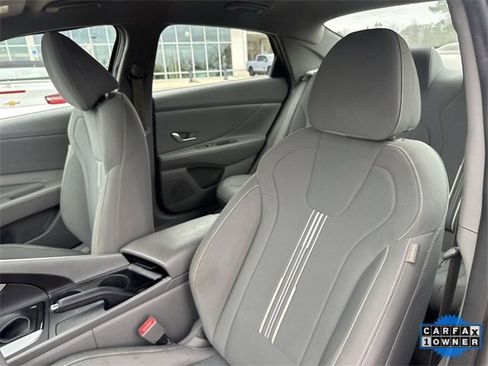 Used 2023 Hyundai Elantra SEL image 14