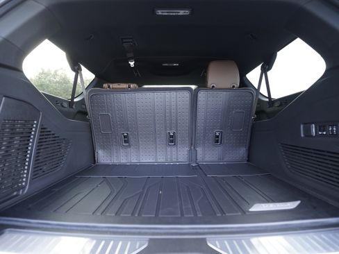 New 2026 Chevrolet Suburban High Country image 35