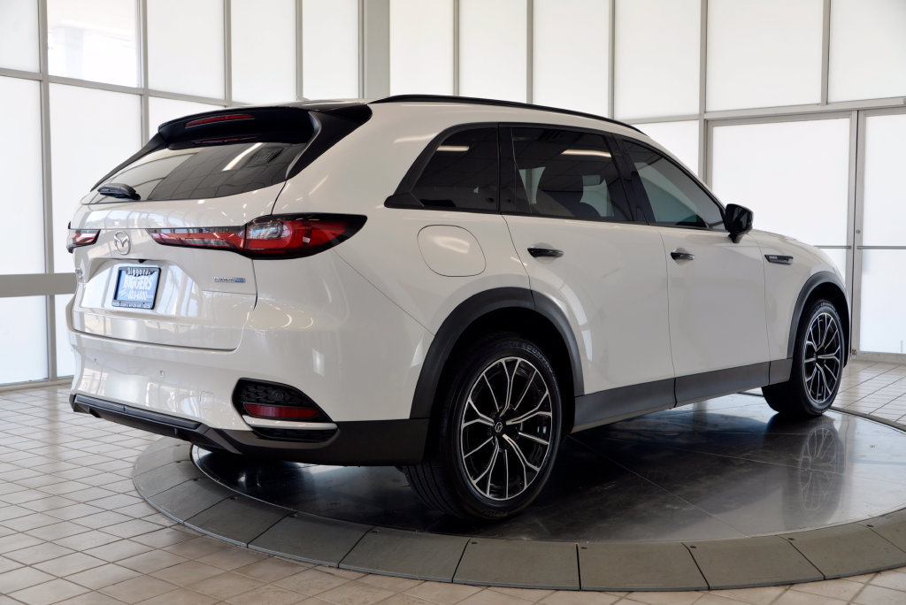 Certified 2025 MAZDA CX-70 Plug-In Hybrid w/ Premium Plus AWD/4WD image 8