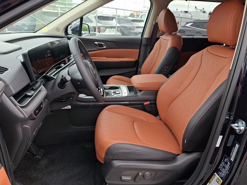 New 2026 Kia Carnival EX FWD image 8