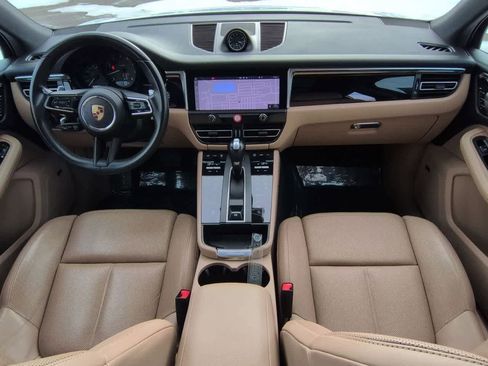 Used 2023 Porsche Macan Turbo image 15