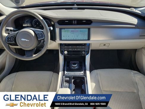 Used 2017 Jaguar XF Prestige image 23