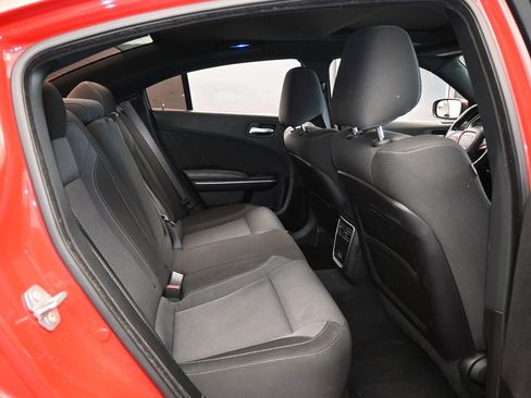 Used 2019 Dodge Charger SXT image 37