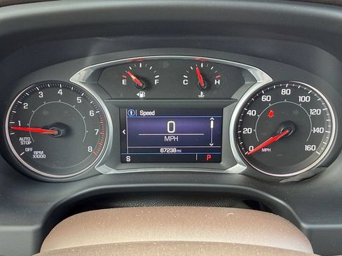 Used 2022 GMC Acadia SLE FWD image 13