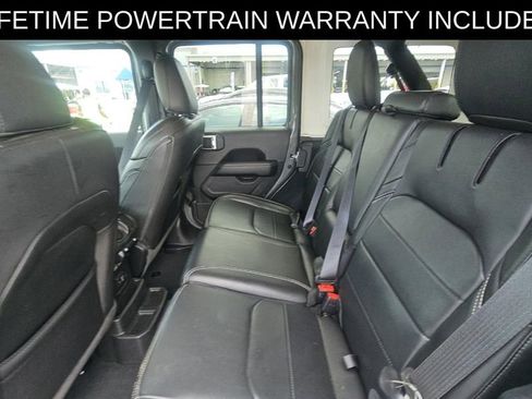Used 2023 Jeep Wrangler Unlimited Sahara AWD/4WD image 17