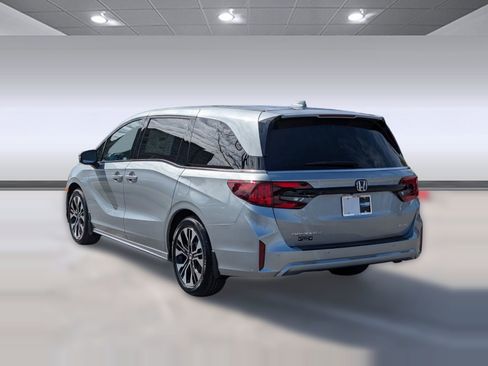 New 2026 Honda Odyssey Elite image 3