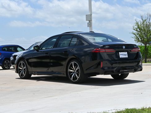 Used 2026 BMW 540i xDrive w/ M Sport Package AWD/4WD image 7