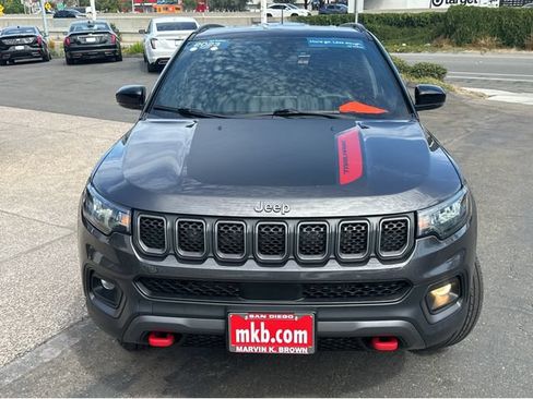 Used 2023 Jeep Compass Trailhawk AWD/4WD image 2