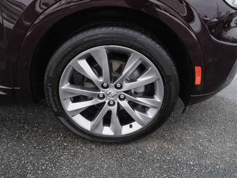 Used 2023 Buick Envision Avenir image 36