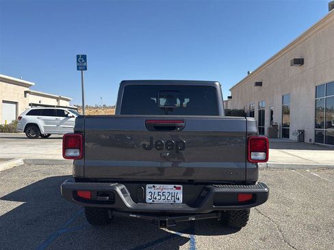 Used 2025 Jeep Gladiator Sport AWD/4WD image 6