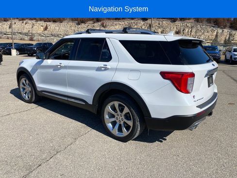 Used 2020 Ford Explorer Platinum w/ Premium Technology Package image 4