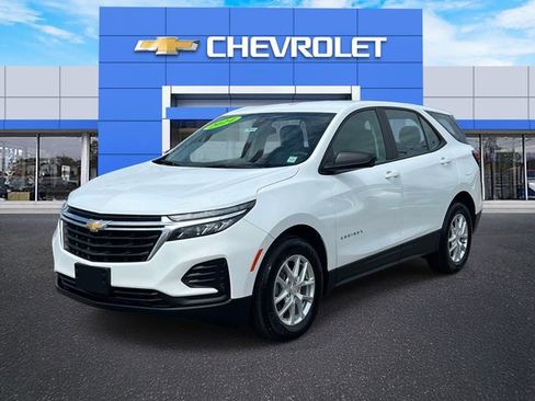 Certified 2024 Chevrolet Equinox LS FWD image 2