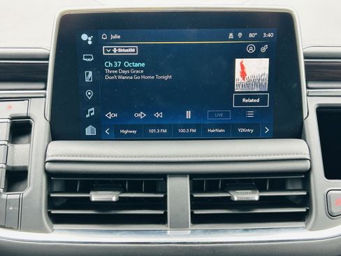 Used 2023 Chevrolet Tahoe Z71 w/ Luxury Package AWD/4WD image 27
