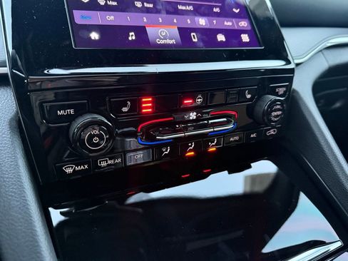 New 2025 Jeep Grand Cherokee L Altitude image 4