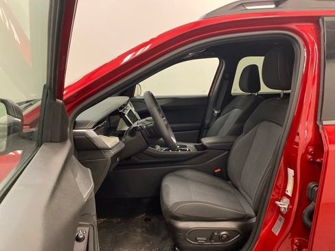 Used 2026 Jeep Cherokee Laredo AWD/4WD image 8