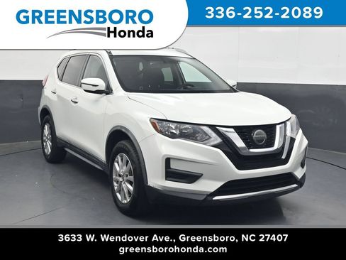 Used 2018 Nissan Rogue SV AWD/4WD image 1