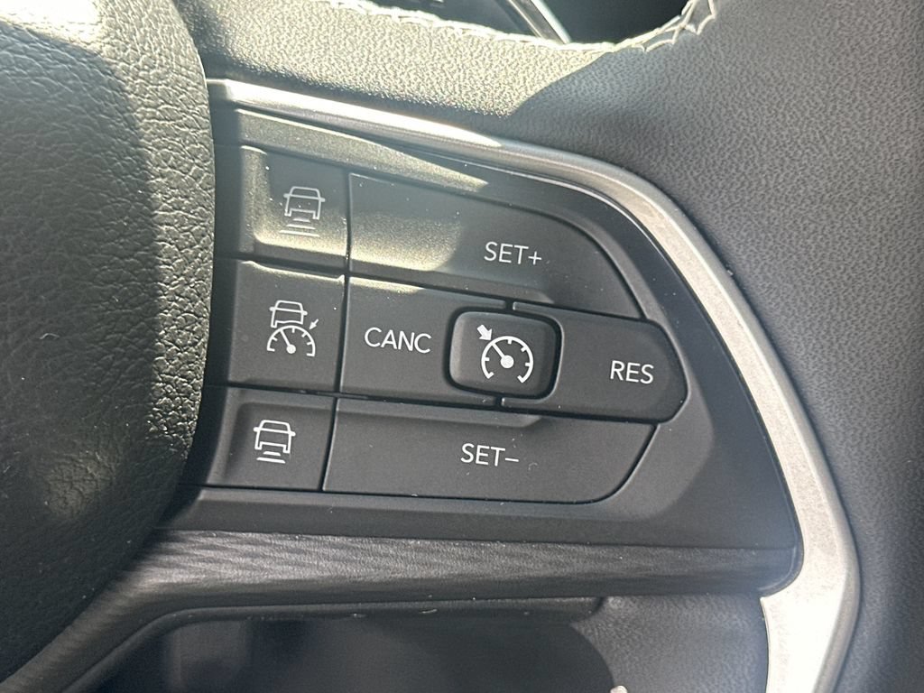 Used 2023 Jeep Grand Cherokee L Laredo w/ Luxury Tech Group I AWD/4WD image 26