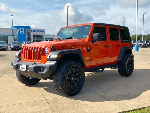 Used 2020 Jeep Wrangler Unlimited Sport S AWD/4WD image 3