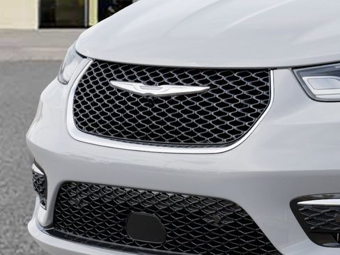 New 2026 Chrysler Pacifica Select image 11