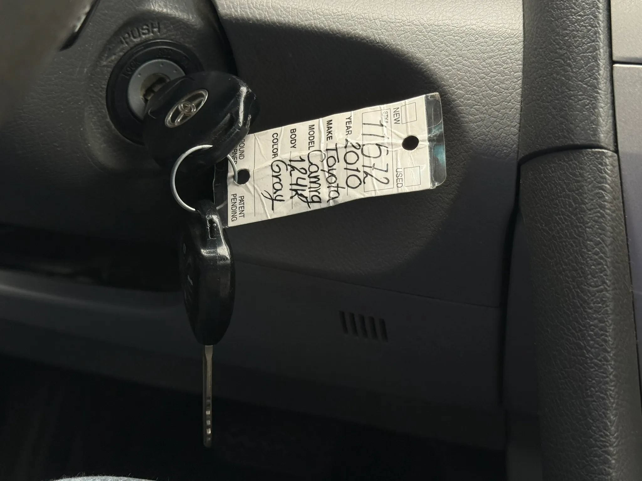 Used 2010 Toyota Camry LE FWD image 28