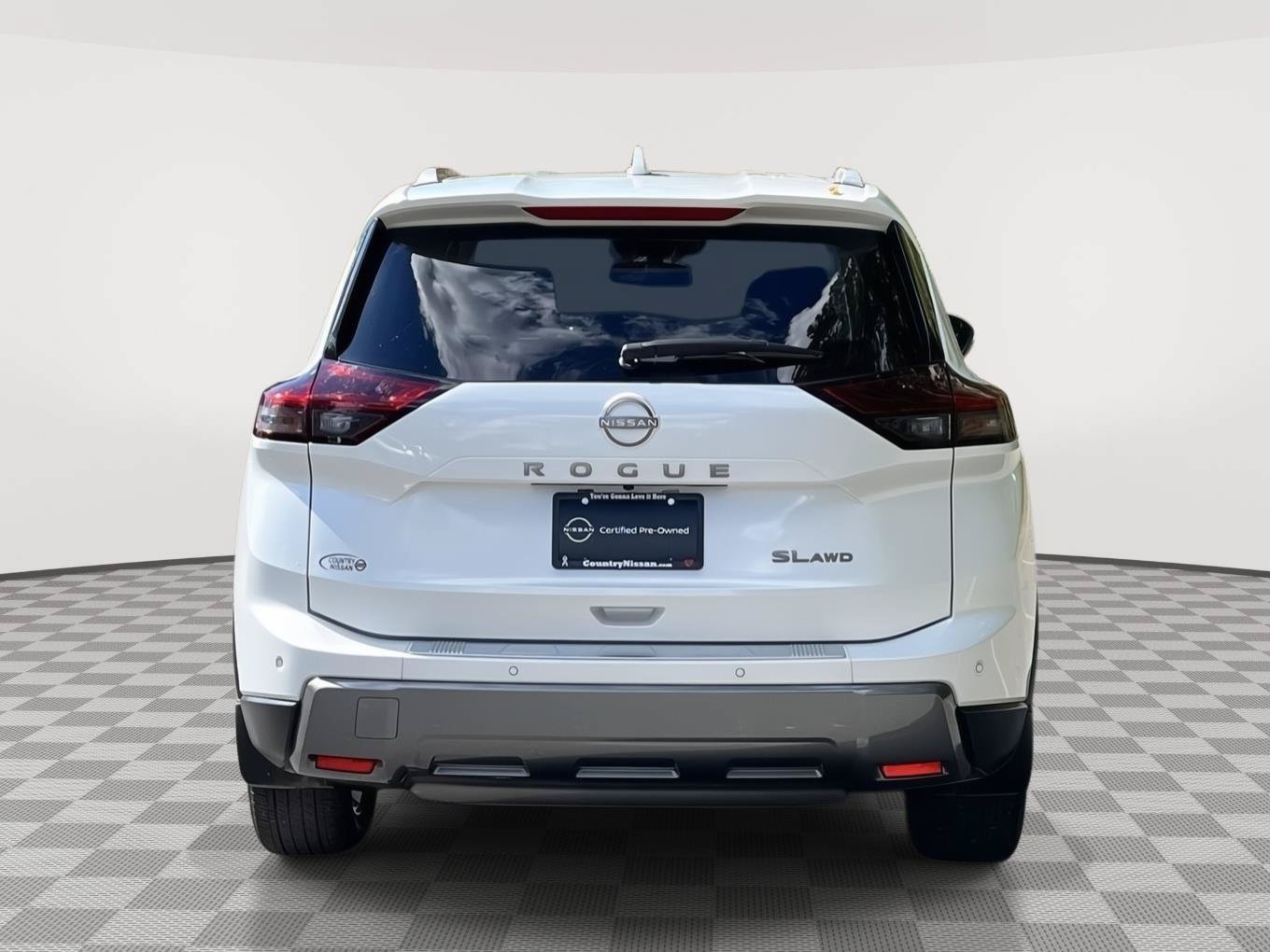 Used 2025 Nissan Rogue SL AWD/4WD image 6